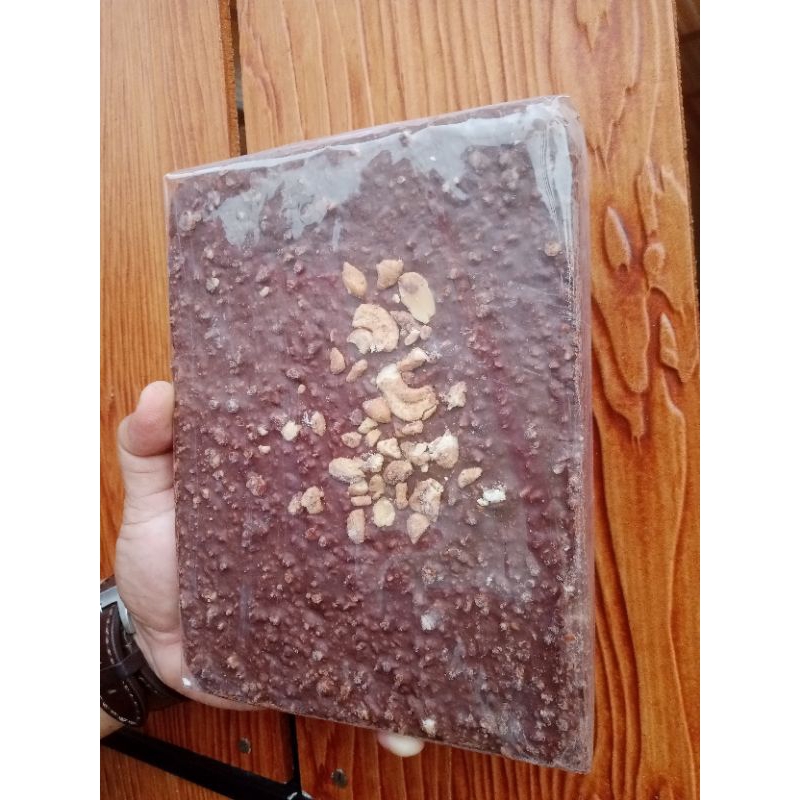 

Cokelat blok SQ full mede/almond 1KG