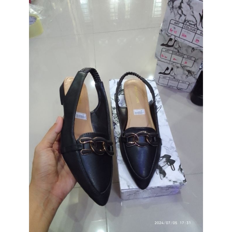 Sepatu wanita TB