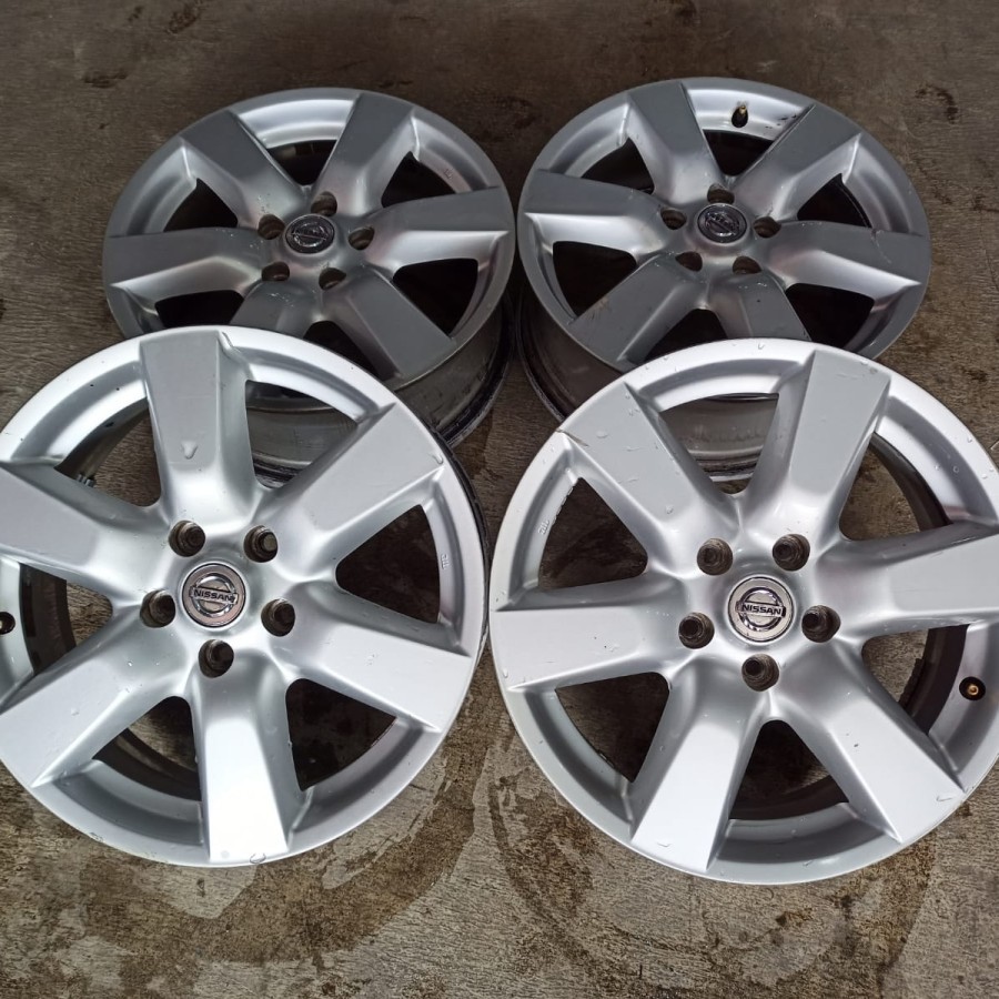 Velg mobil bekas murah oem x-trail r17 pcd 5x114,3 cocok buat chevrolet innova crv dll