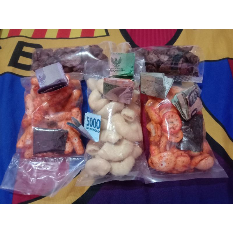 

snack/ciki random berhadiah bila beruntung isi 5 pcs