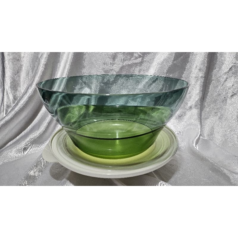green elegenzia bowl 4,6 liter,tupperware