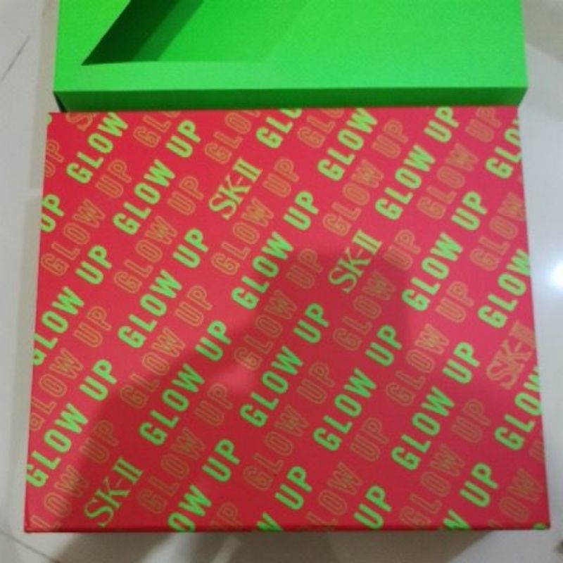 

Kotak Kosong Serbaguna Tanpa Paperbag Ukuran 28cm x 25cm x 7.5cm