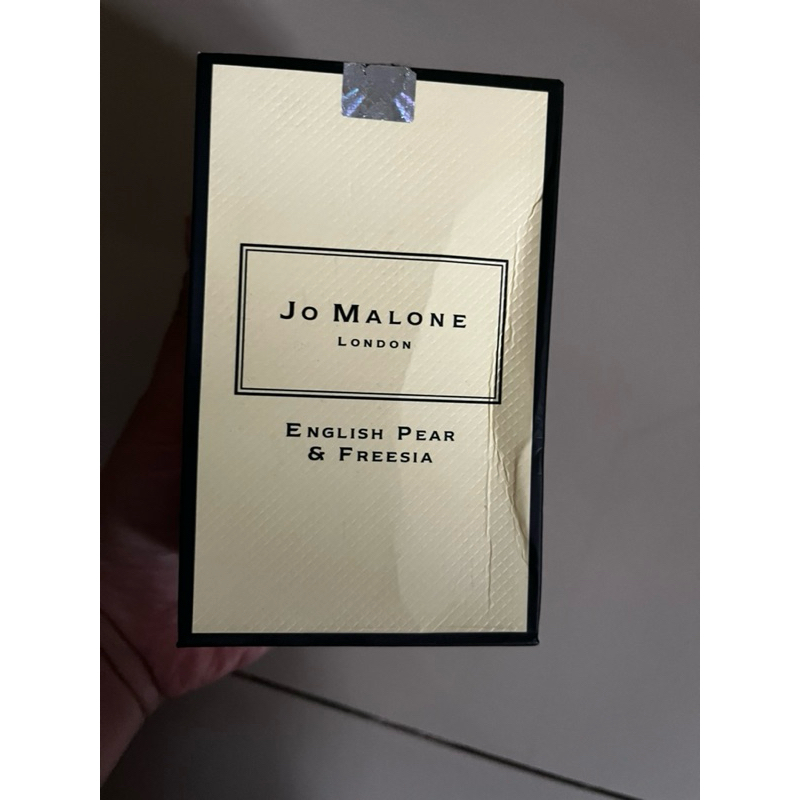 

Box kosong parfume Jo Malone English pear & fresia
