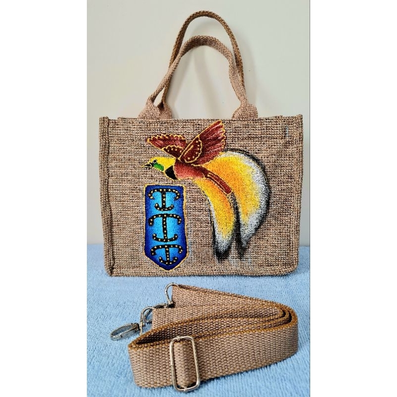 Tas selempang lukis motif cendrawasih Papua