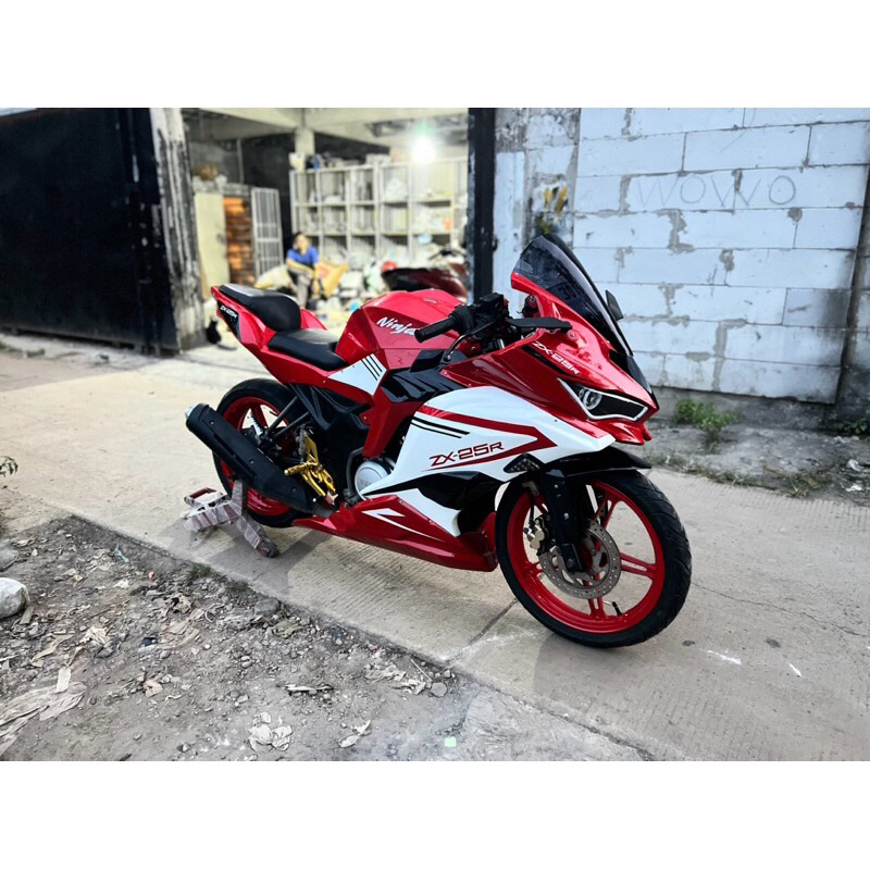 Fullbodi fullset full fairing model Ninja zx25r untuk New Vixion
