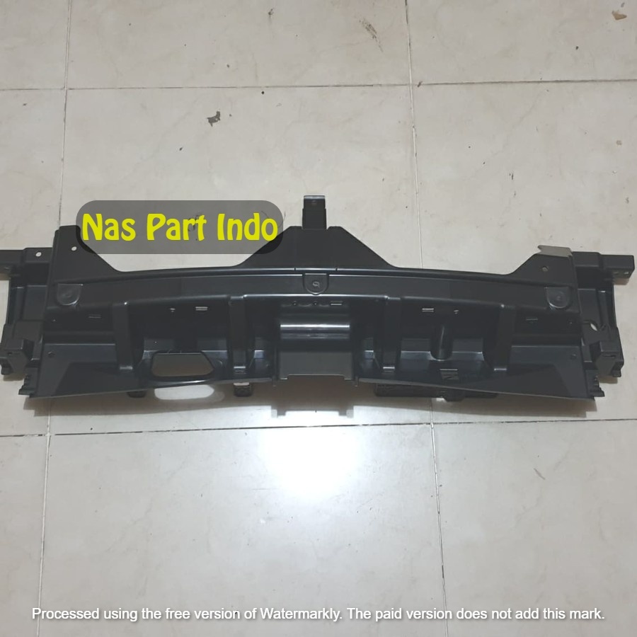 Braket Bracket Bemper Bumper Tengah Mitsubishi Xpander tahun 2017-2019