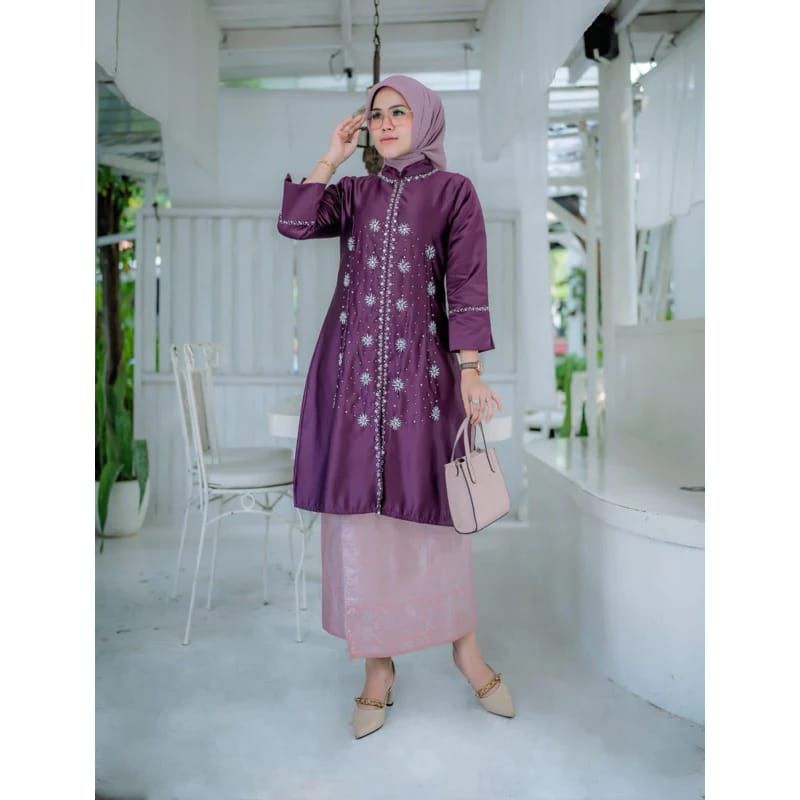 Atasan kebaya kurung Melayu // kebaya kurung tafeta Payet // kebaya tafeta