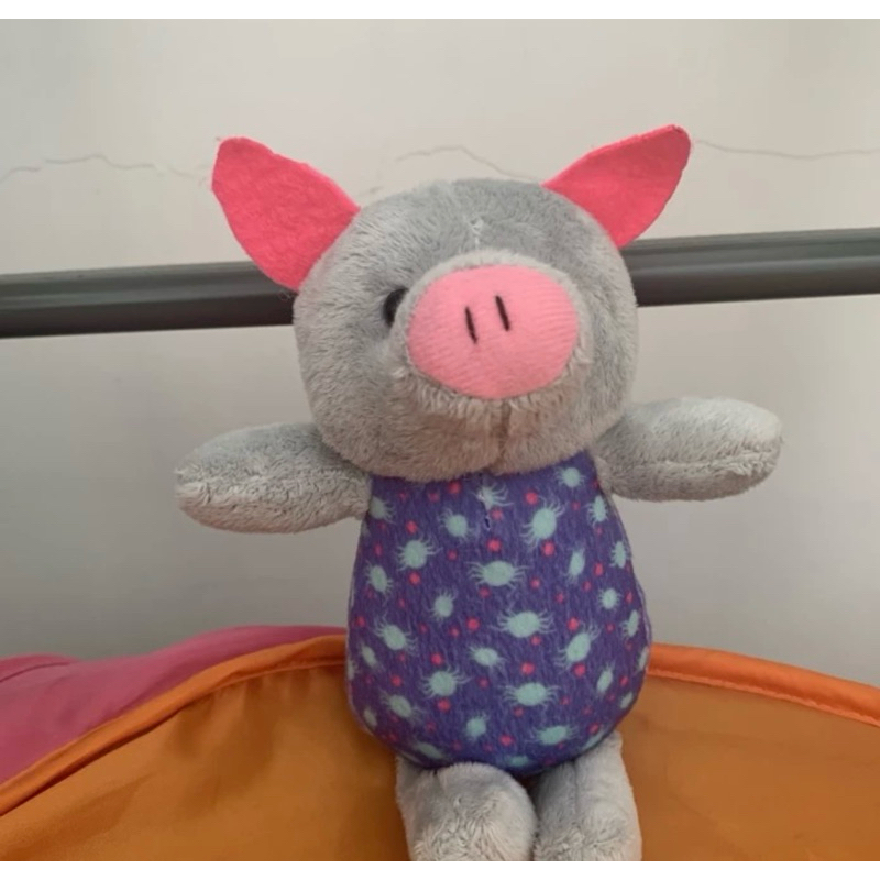 boneka babi kecil hasil main mesin capit Amazon