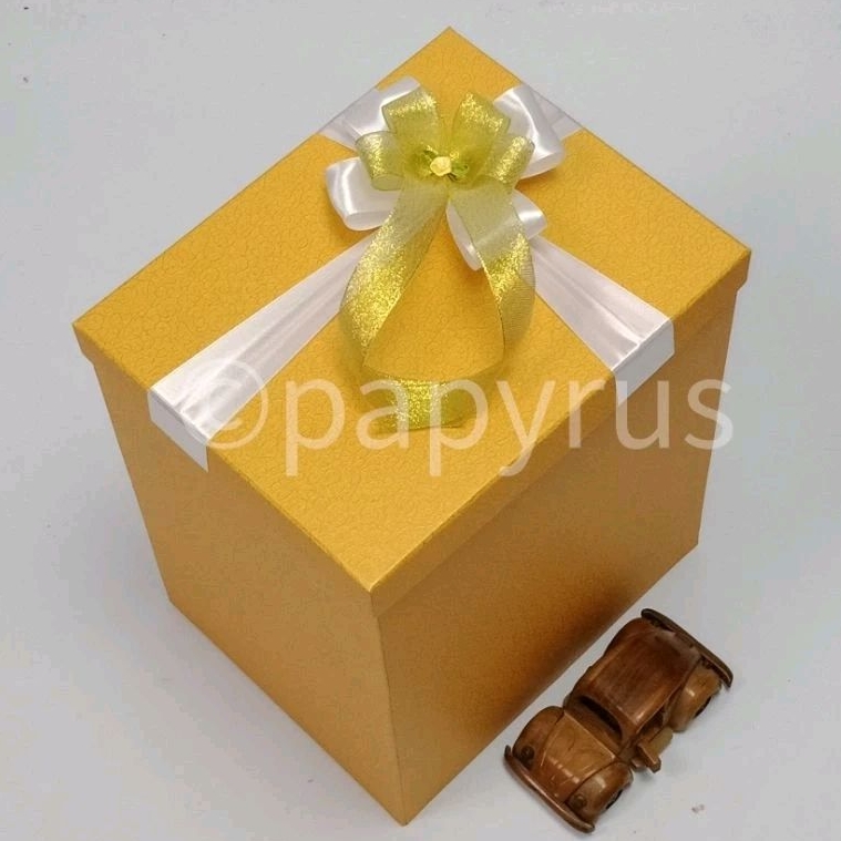 

PAPYRUS 20x25 Tinggi 30cm Kotak Kado Gift Box Hadiah V1