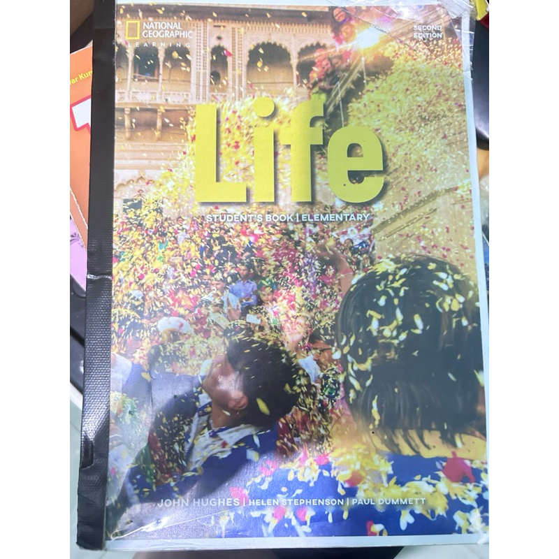 

Life buku bahasa inggris kelas 8