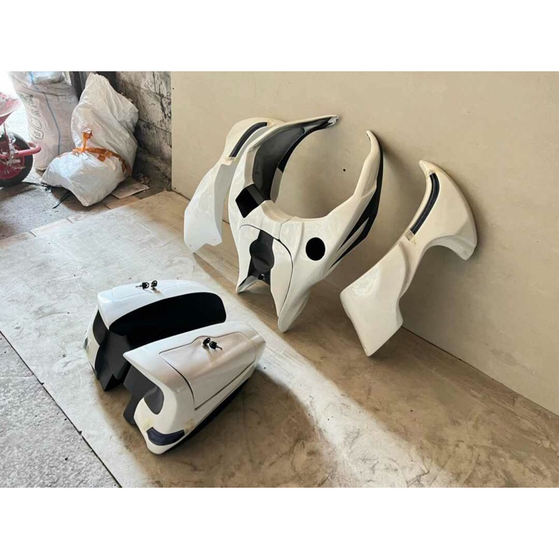 Paket cover tangki sisket dan side box model goldwing utk PCX 150 dan PCX 160