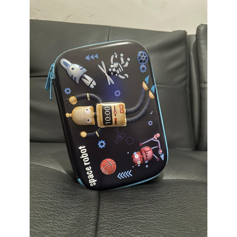 

KOTAK PENSIL HARDCASE 3D TIMBUL DUPE SMIGGLE ROBOT (NEW)