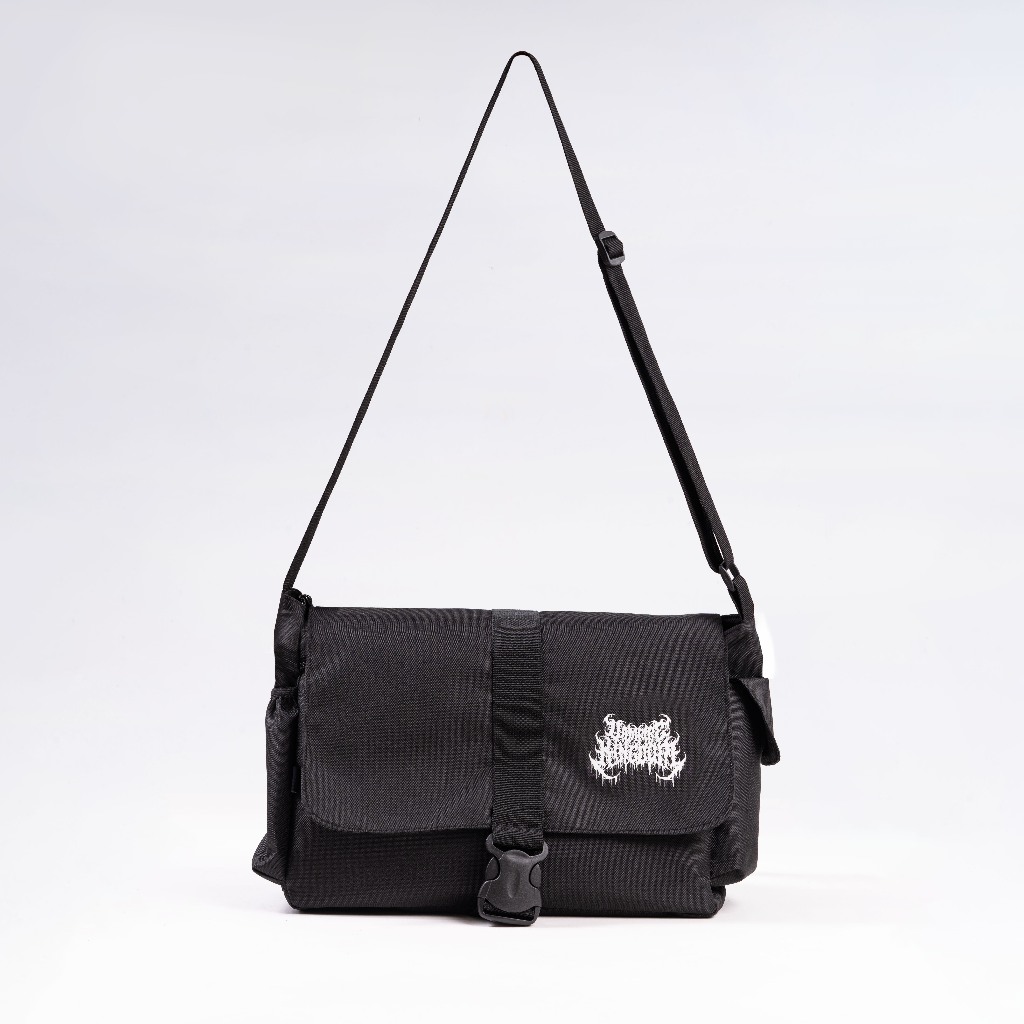 Vampire Kingdom Messenger Bag Tas Sekolah Selempang Slingbag Distro Roots Postman Newspaper Hitam