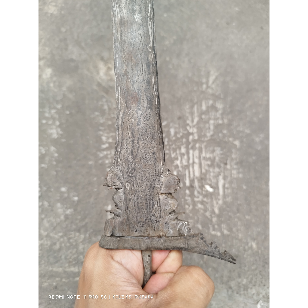 Keris Omyang Jimbe pamor Ngulit Semongko