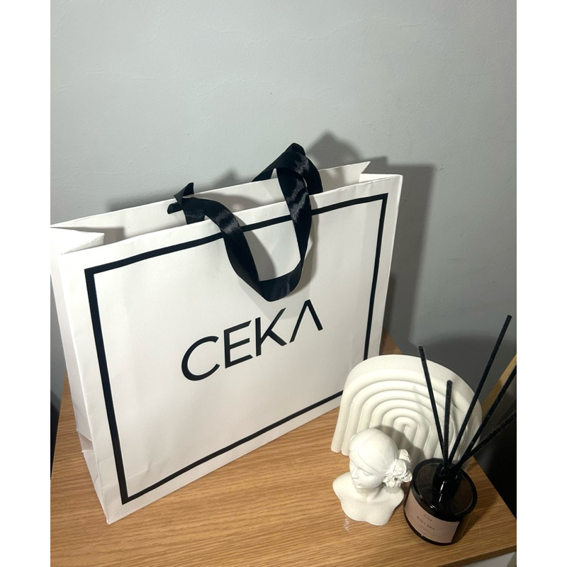 

Paper Bag CEKA Paper Bag Pembungkus Kado