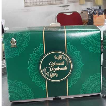 

Snack box signature classic 12x14, tinggi 7cm (50pcs/pack)