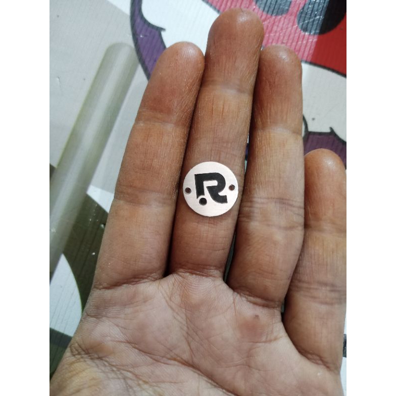 

label plate fashion custom ukuran 1,5cm Kuningan dan stainless
