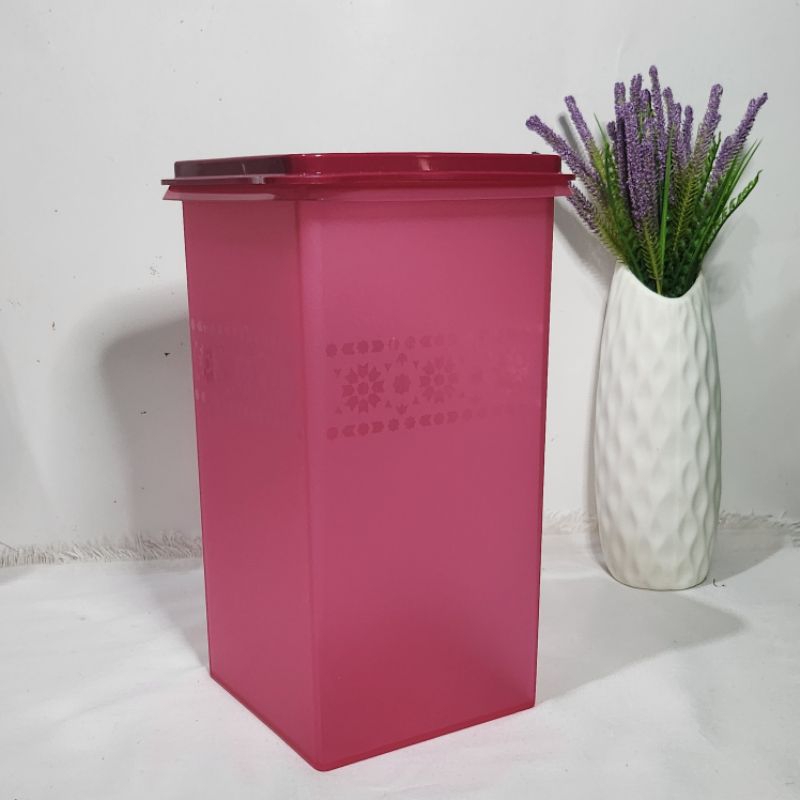 75. Mosaic Sweet Saver Tupperware