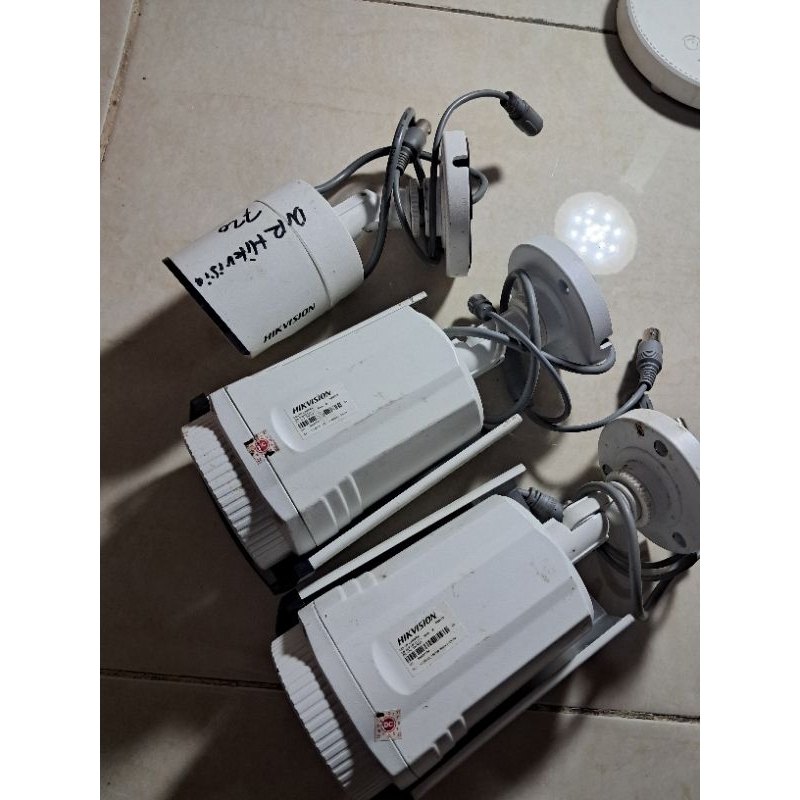 kamera cctv hikvision tinggal yang kecil