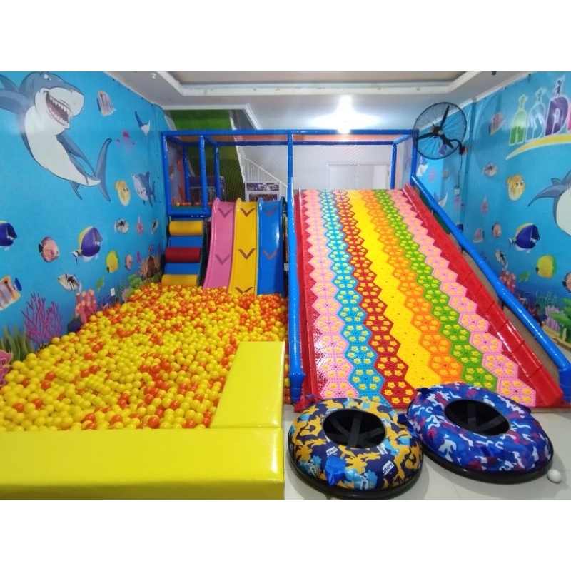 mandi bola + rainbow slide. playground indoor by selpiaproject