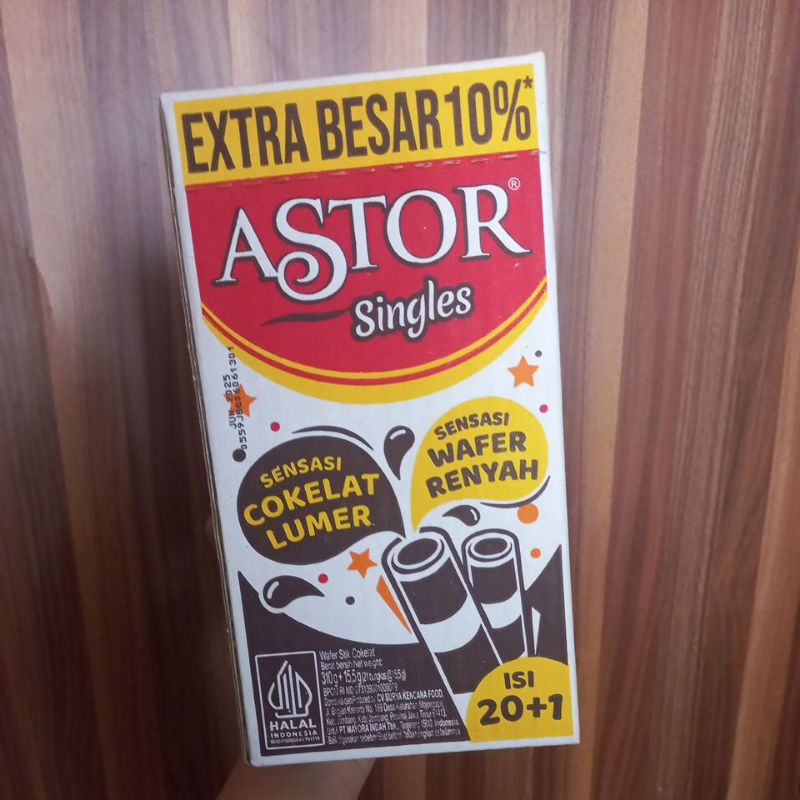 

Astor Singles 1 Pack Isi 20pcs @14g Wafer Stik Cokelat Coklat Asli Renyah Cemilan Snack Makanan Ringan Enak Anak Mayora