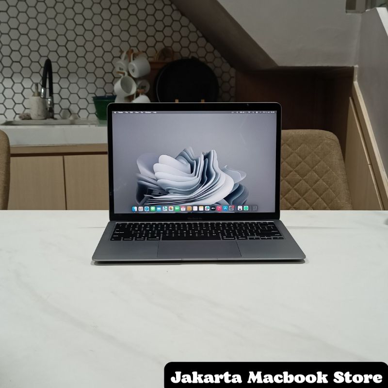 Macbook Air 2020 CTO Core i5 RAM 8GB SSD 512GB Ex iBox