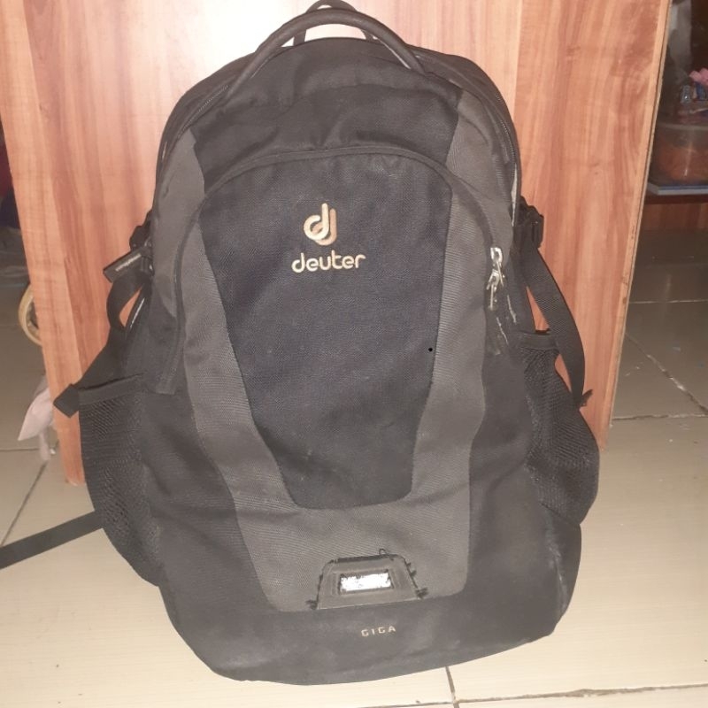 tas deuter giga