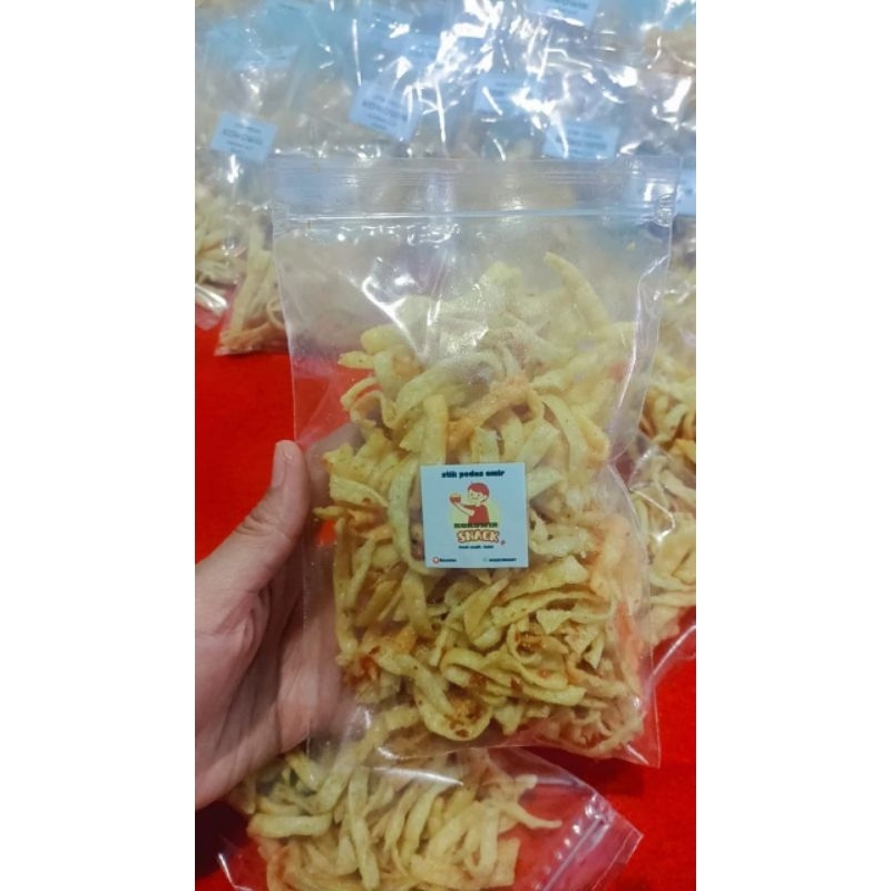 

stik pedas KOKOWIR camilan pedas stik lezat nagih halal lezat camilan pedas stik sambal asli