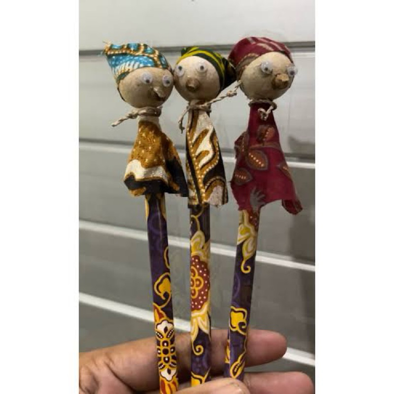 

pensil kayu boneka khas jogja kodian ( isi 20 pc) oleh oleh souvenir jogja