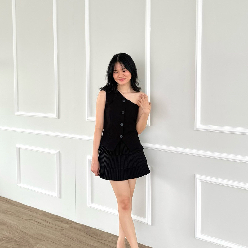 GWEN - Mina Top | Daily Wear | Black Vest | Minimalist | Atasan Wanita | One Shoulder Top
