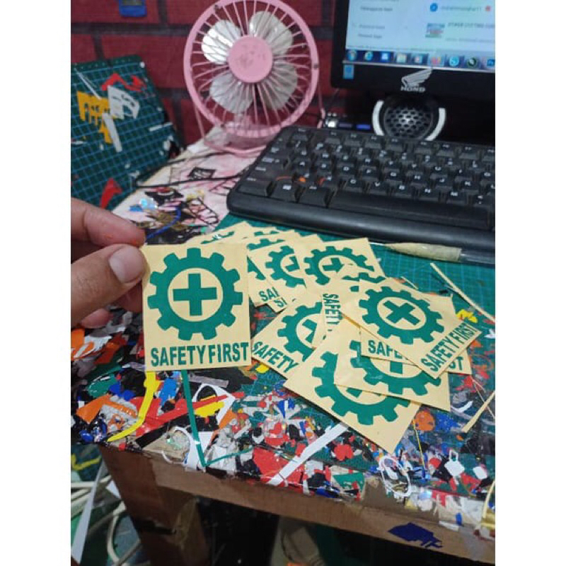 

STIIKER SAFETY FIRST TERLARIS/ Stiker Cutting k3 TIDAK PO LANGSUNG JADI