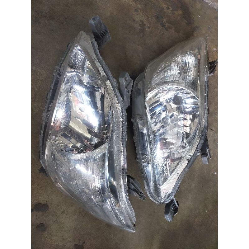 headlamp grand Innova 2012 2013 2014 2015 original