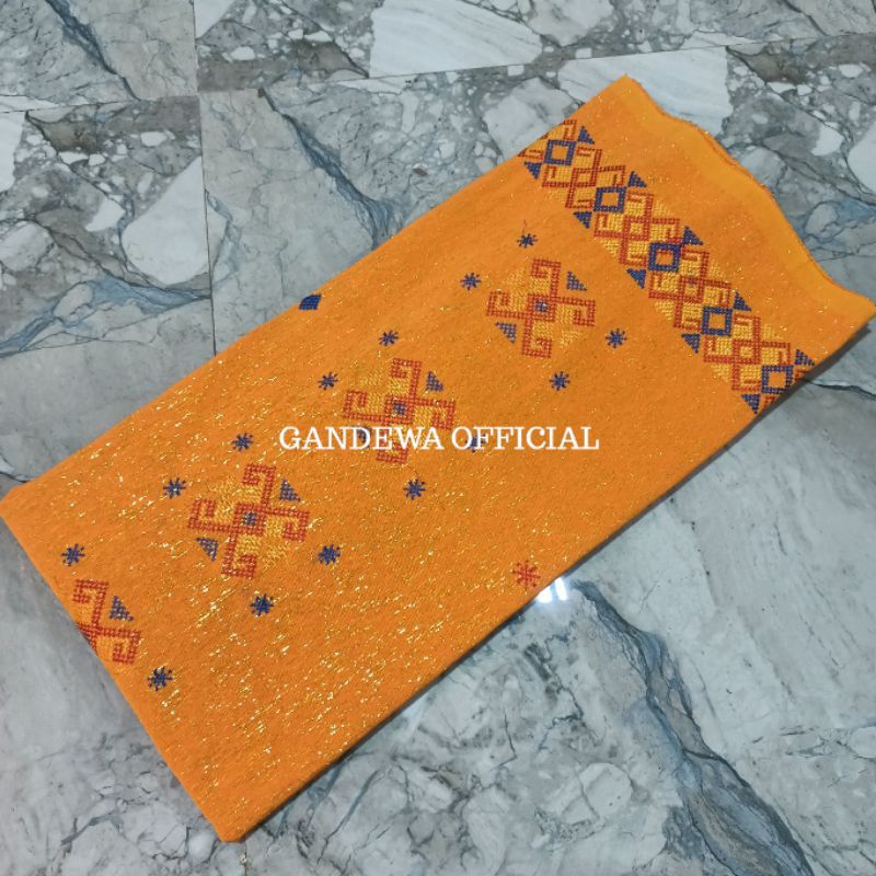 GANDEWA TENUN || Kain Tenun Sulam Bordir Pabintik Pasingki Mix Emas Motif Toraja