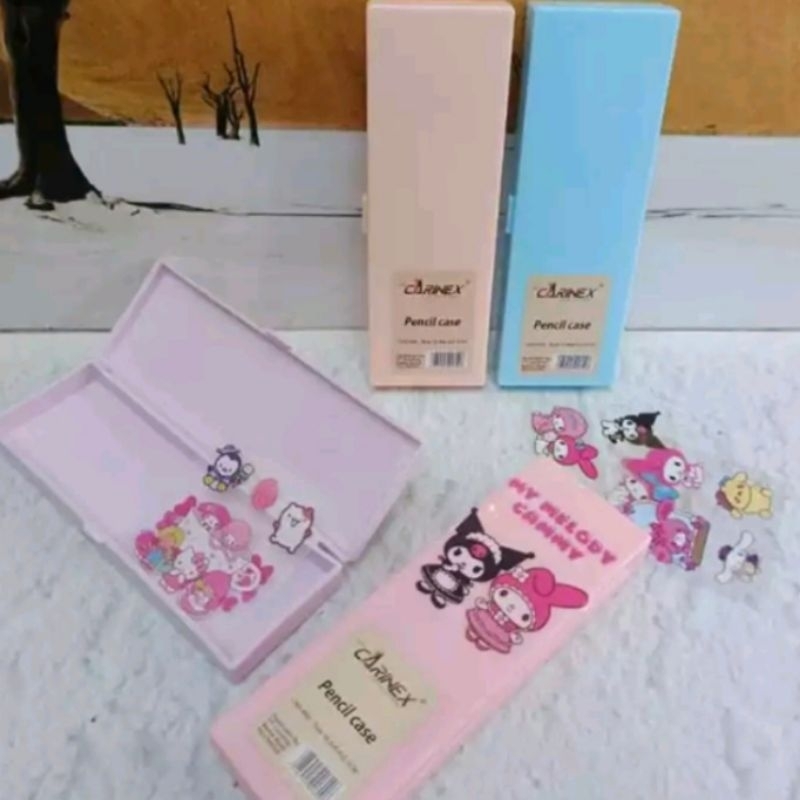 

Tempat pensil plastik bonus stiker sanrio DIY / Kotak pensil plastik + stiker sanrio / Pencil case bonus stiker sanrio