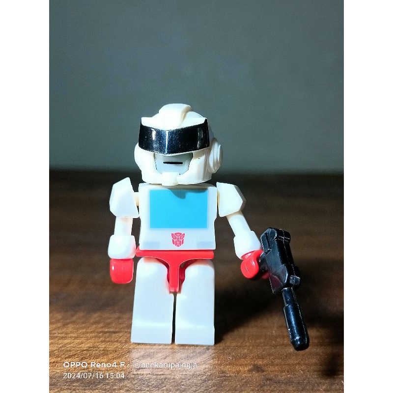 action figure transformers ratchet