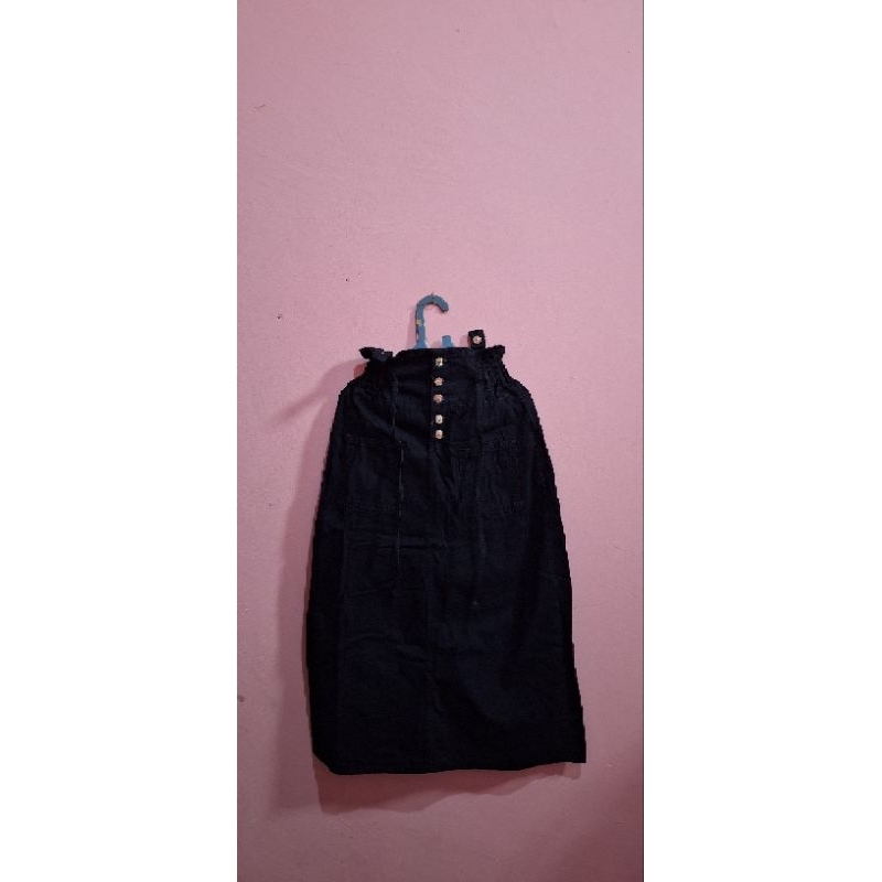 rok panjang, celana jeans, kemeja, jaket jeans