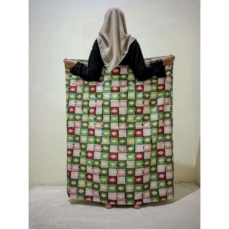 SARUNG MOTIF KOTAK-KOTAK