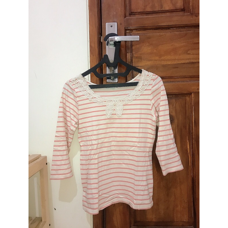 Preloved second kaos lengan panjang BRANDED salur pink earth music ecology