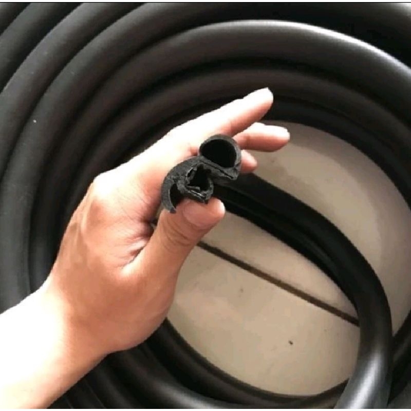 karet pintu bagasi mobil Daihatsu sirion