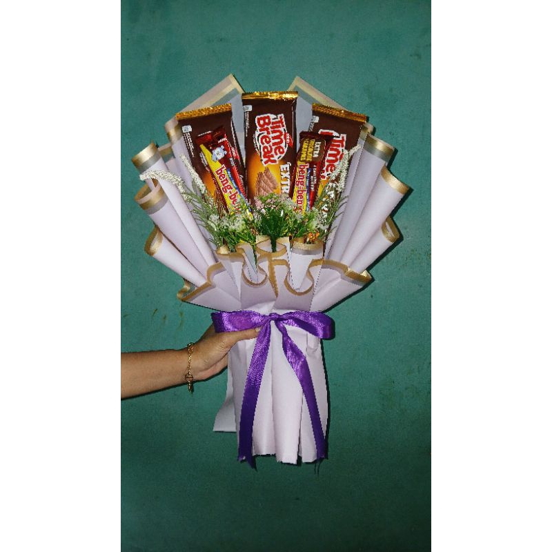 

BUKET SNACK UNTUK WISUDA / KADO ULANG TAHUN / DLL