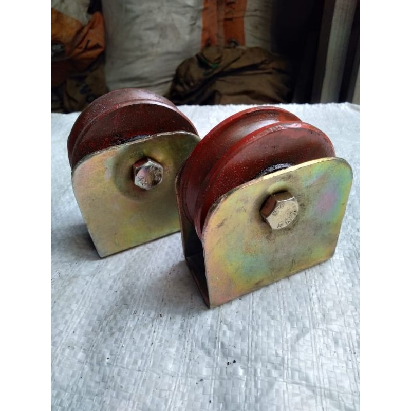 roda pagar cor besi medan ukuran 7cm/bentuk bulat dan siku/ warna oren pleting