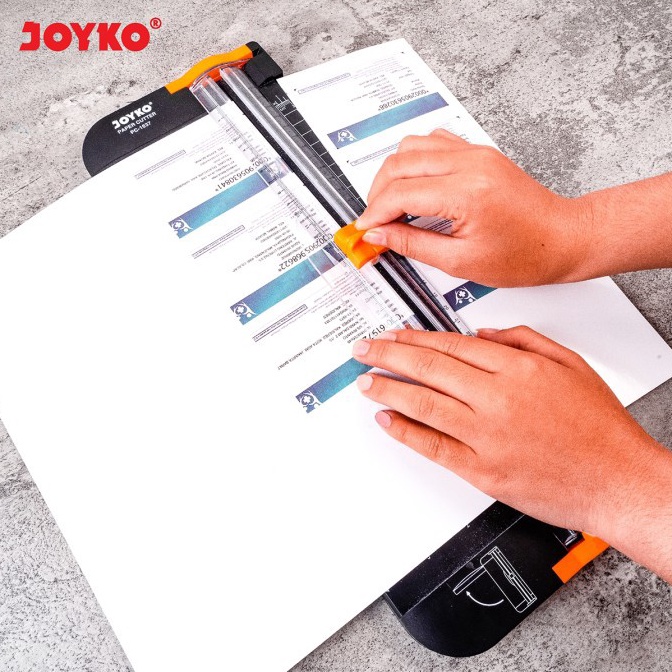 

JOYKO PAPER CUTTER A4 F4 FOLIO PEMOTONG KERTAS RESI INVOICE ONLINE A4 F4 FOLIO PC1637 TERLARIS KODE B5A4