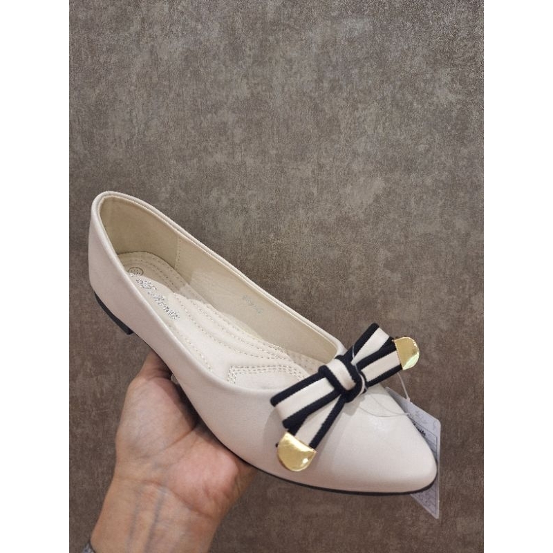 Sepatu Flat St Moritz