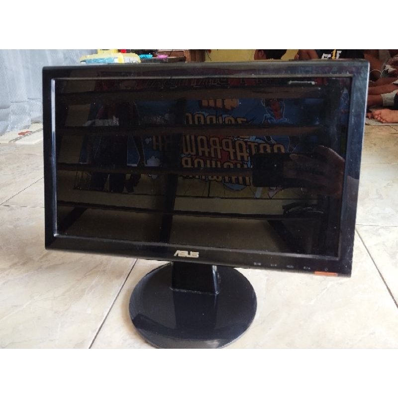Asus VH168D Monitor Komputer 16" Inch Seken Second Terawat