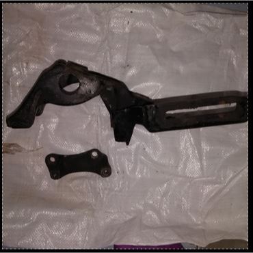 Breket bracket braket Kompresor compressor AC Kijang Kapsul 7K Bensin