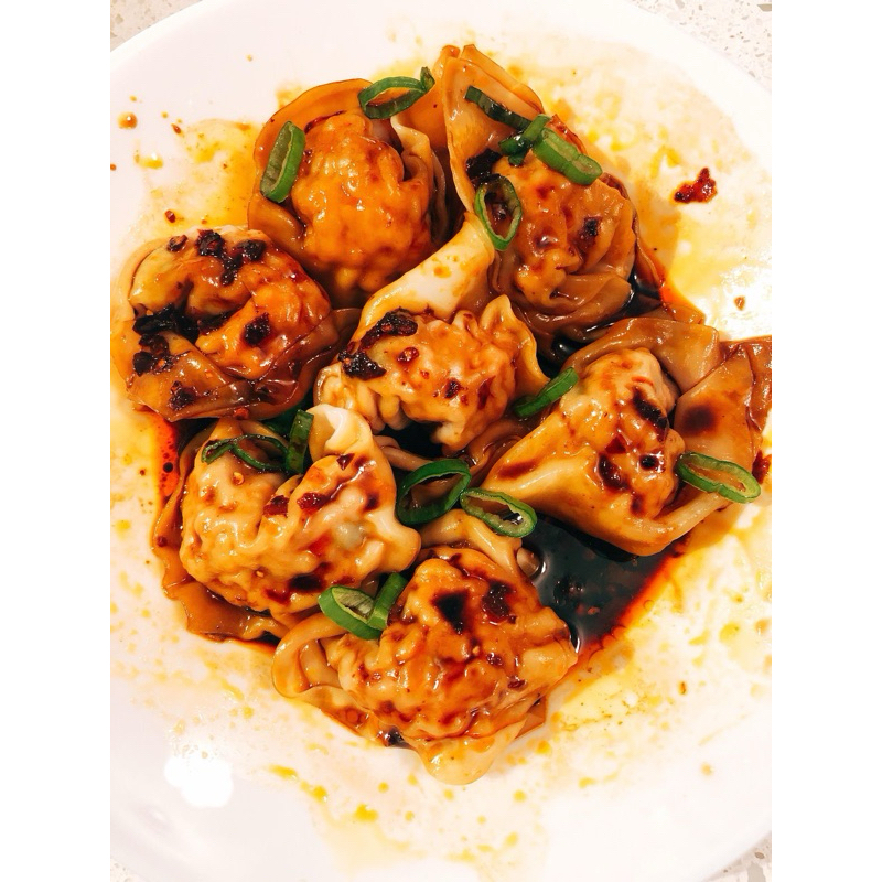 

WONTON CHILI OIL ISI 5pack dan 5buah masing-masing per pack