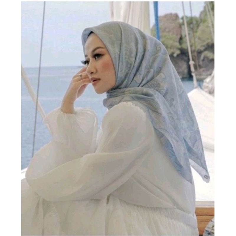 Buttonscarves The Wave Series - LAGOON