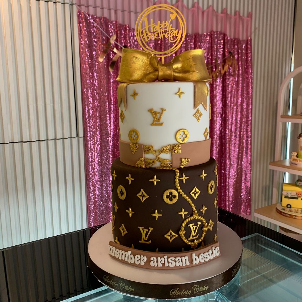 

Kue Ulang Tahun/Birthday cake/Kue Ultah tema LV/Birthday Cake Jakarta