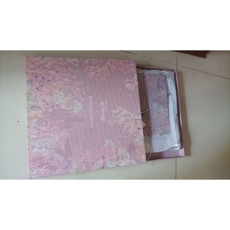 Preloved Buttonscarves - Disney Satin warna Lavender