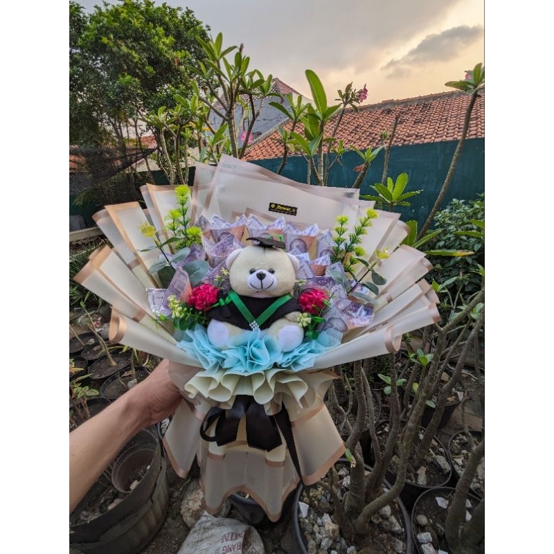 Buket Uang Kosongan + Boneka Toga  (UANG MAINAN) *harga yang tertera itu hanya jasa buket